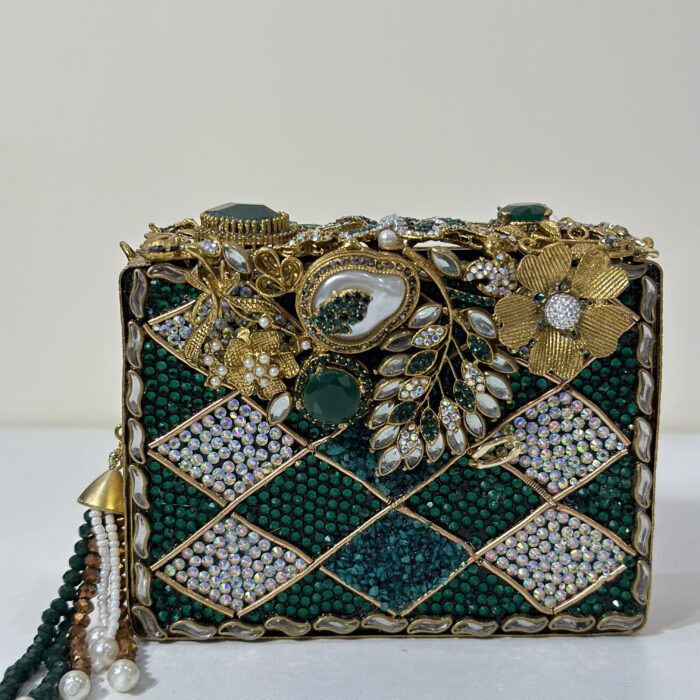 #GildedZephyr #BoxClutch #Minaudiere #EmeraldGreen #FiligreeClutch #ArtDecoStyle #FormalBag #StatementClutch #JeweledClutch